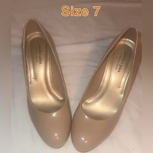 Comfort Plus by Predictions Beige Heels Sz 7
